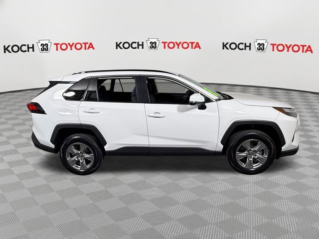 Used 2025 Toyota RAV4 XLE AWD/4WD image 45