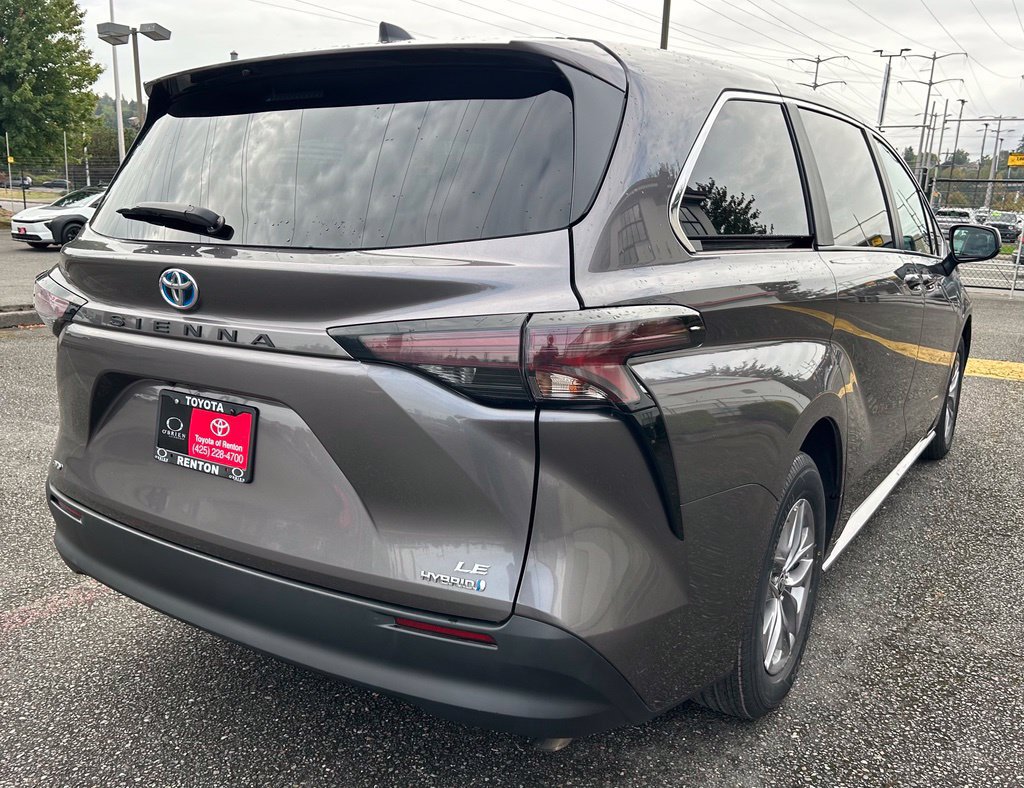 Certified 2024 Toyota Sienna LE AWD/4WD image 5