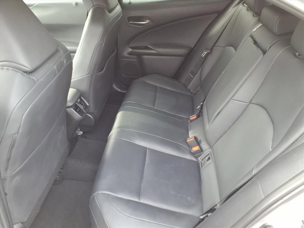 Used 2022 Lexus UX 200 w/ Premium Package image 13