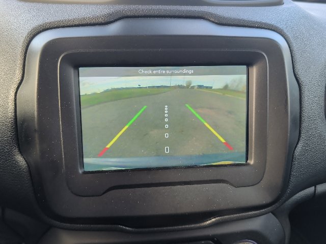Used 2019 Jeep Renegade Latitude w/ Cold Weather Group AWD/4WD image 5