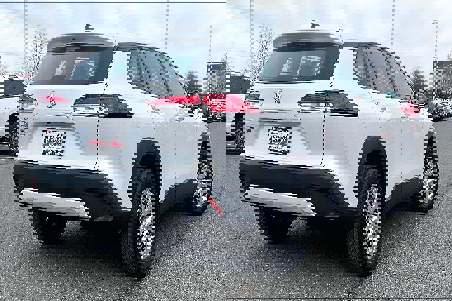 Used 2024 Toyota Corolla Cross L image 11