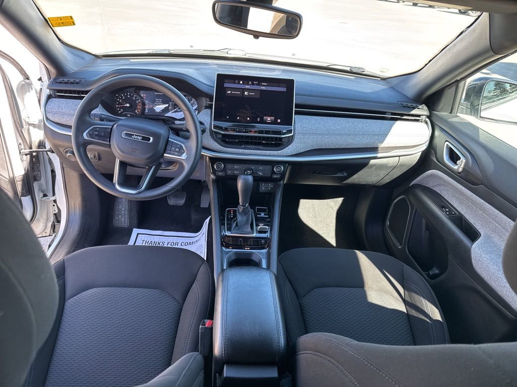 Used 2023 Jeep Compass Sport image 16