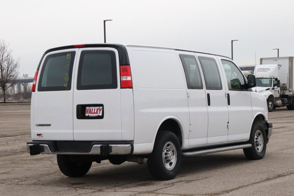 Used 2024 Chevrolet Express 2500 w/ Driver Convenience Package image 7