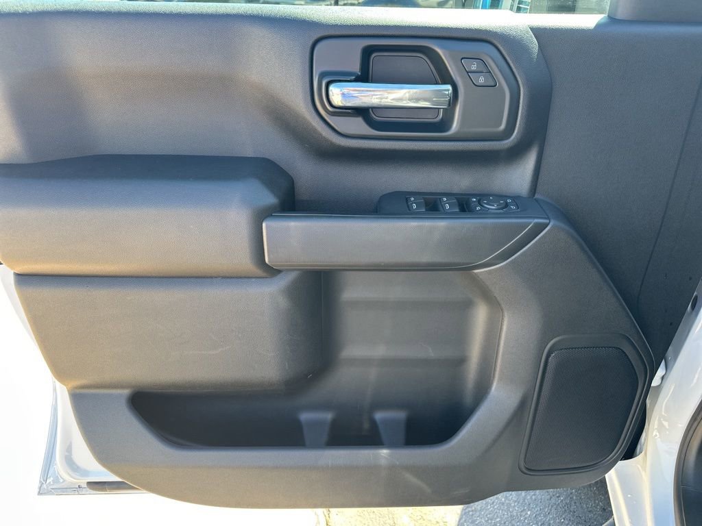 Used 2024 Chevrolet Silverado 2500 Custom w/ Custom Value Package image 18