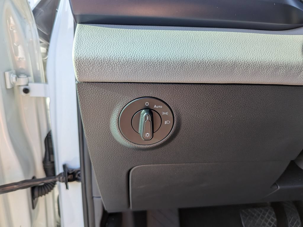 Certified 2023 Volkswagen Taos SE w/ Panoramic Sunroof Package FWD image 25