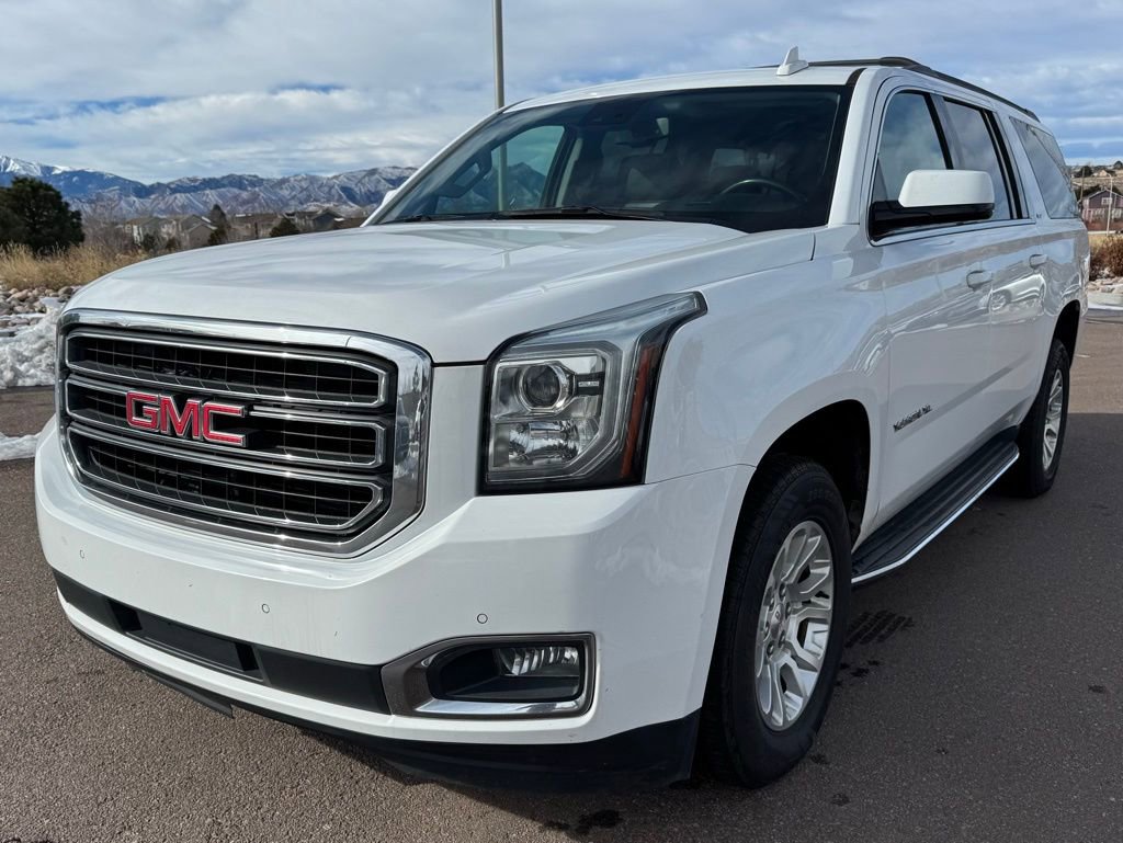 Used 2020 GMC Yukon XL SLT image 3