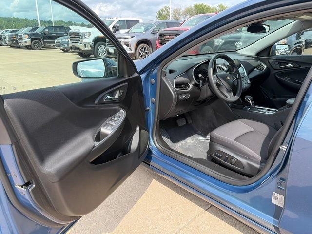 Used 2024 Chevrolet Malibu LT FWD image 9