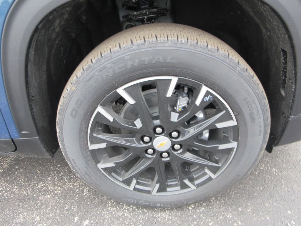 New 2026 Chevrolet Traverse LT w/ Sun and Wheel Package image 9