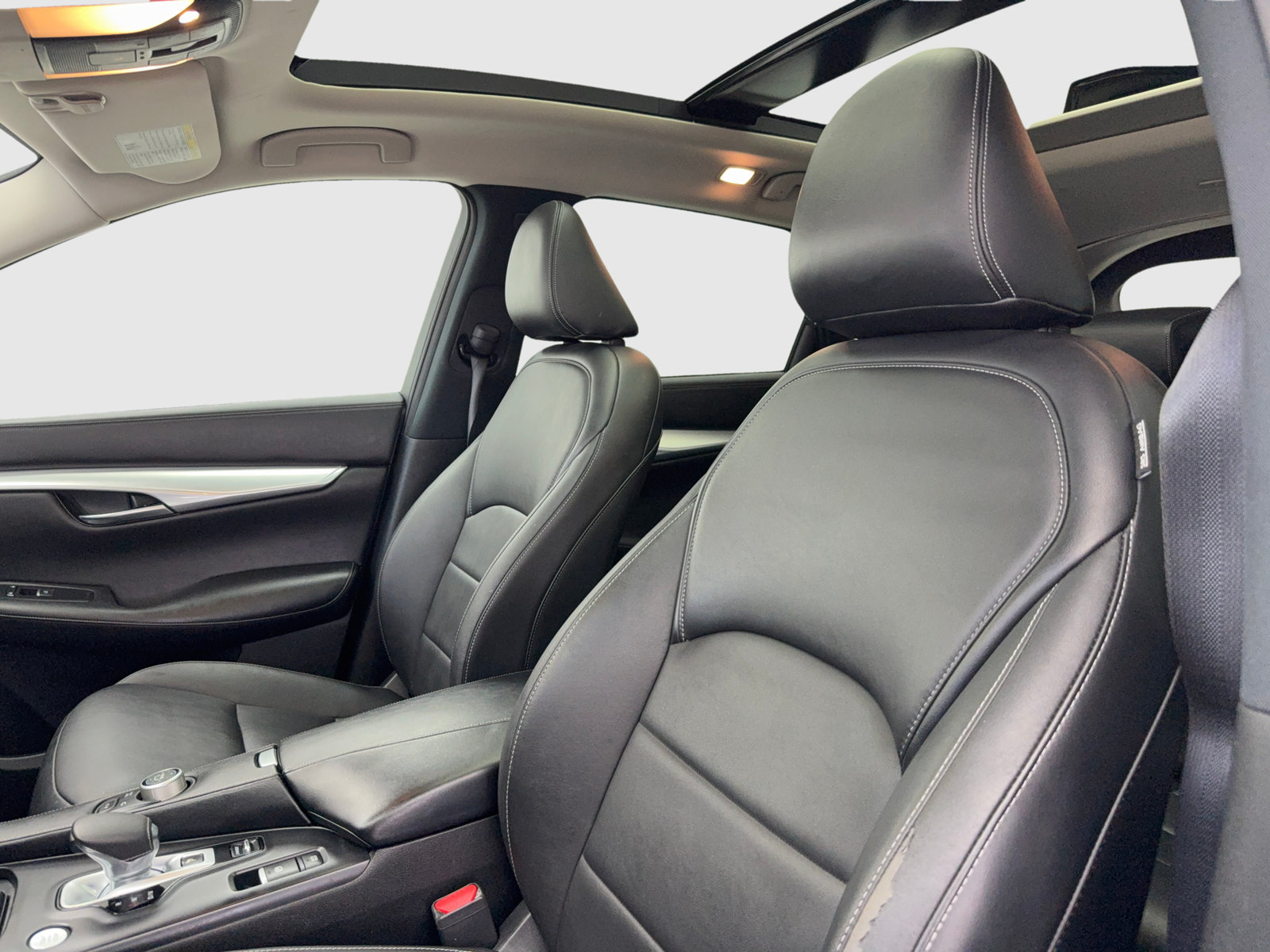 Used 2019 INFINITI QX50 Luxe w/ Navigation Package FWD image 15