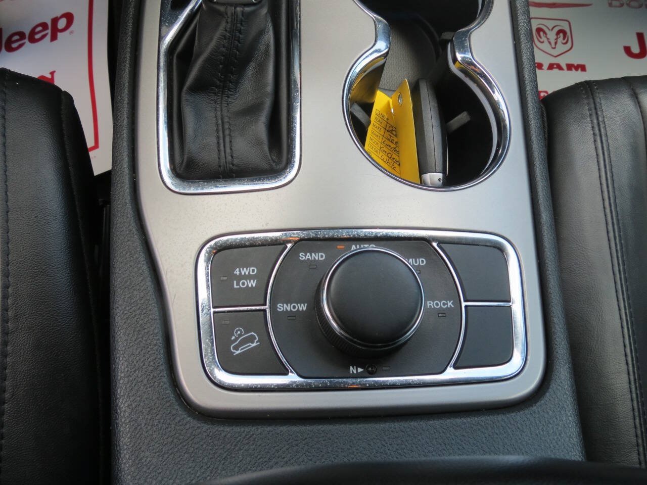 Used 2025 Dodge Durango GT AWD/4WD image 31