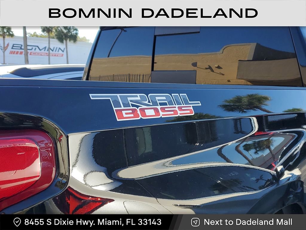 Used 2025 Chevrolet Silverado 1500 LT Trail Boss w/ Convenience Package II image 11