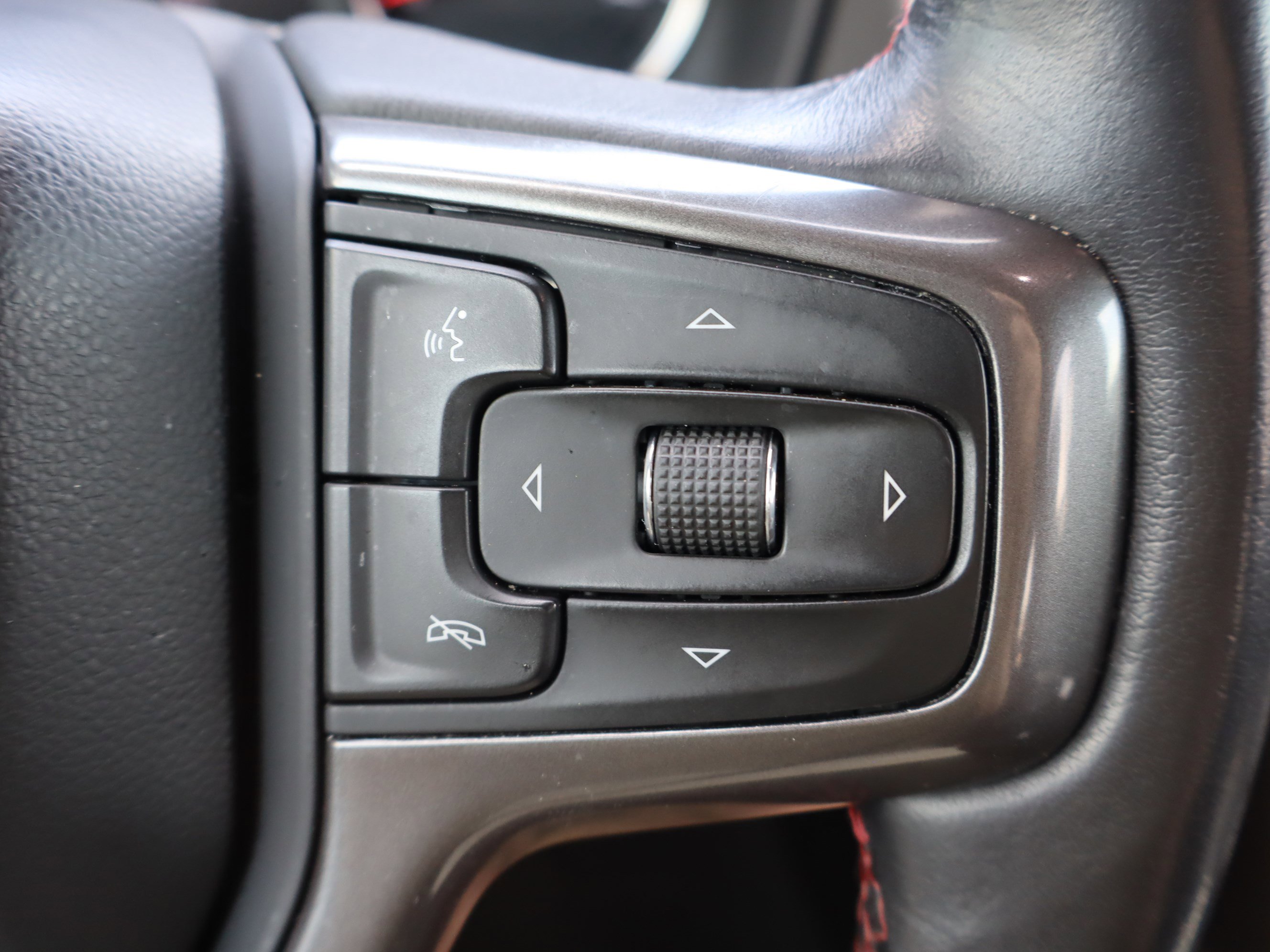 Used 2021 Chevrolet Tahoe RST w/ Luxury Package image 24