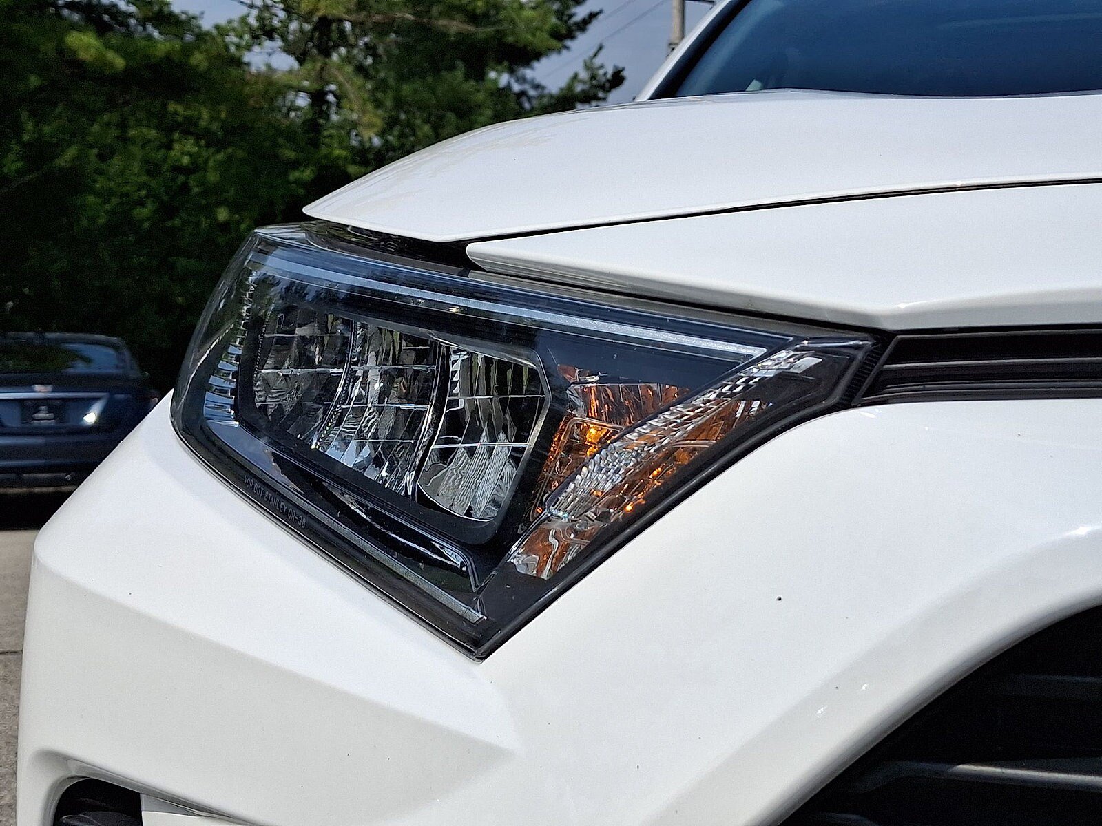 Used 2020 Toyota RAV4 XLE Premium AWD/4WD image 28