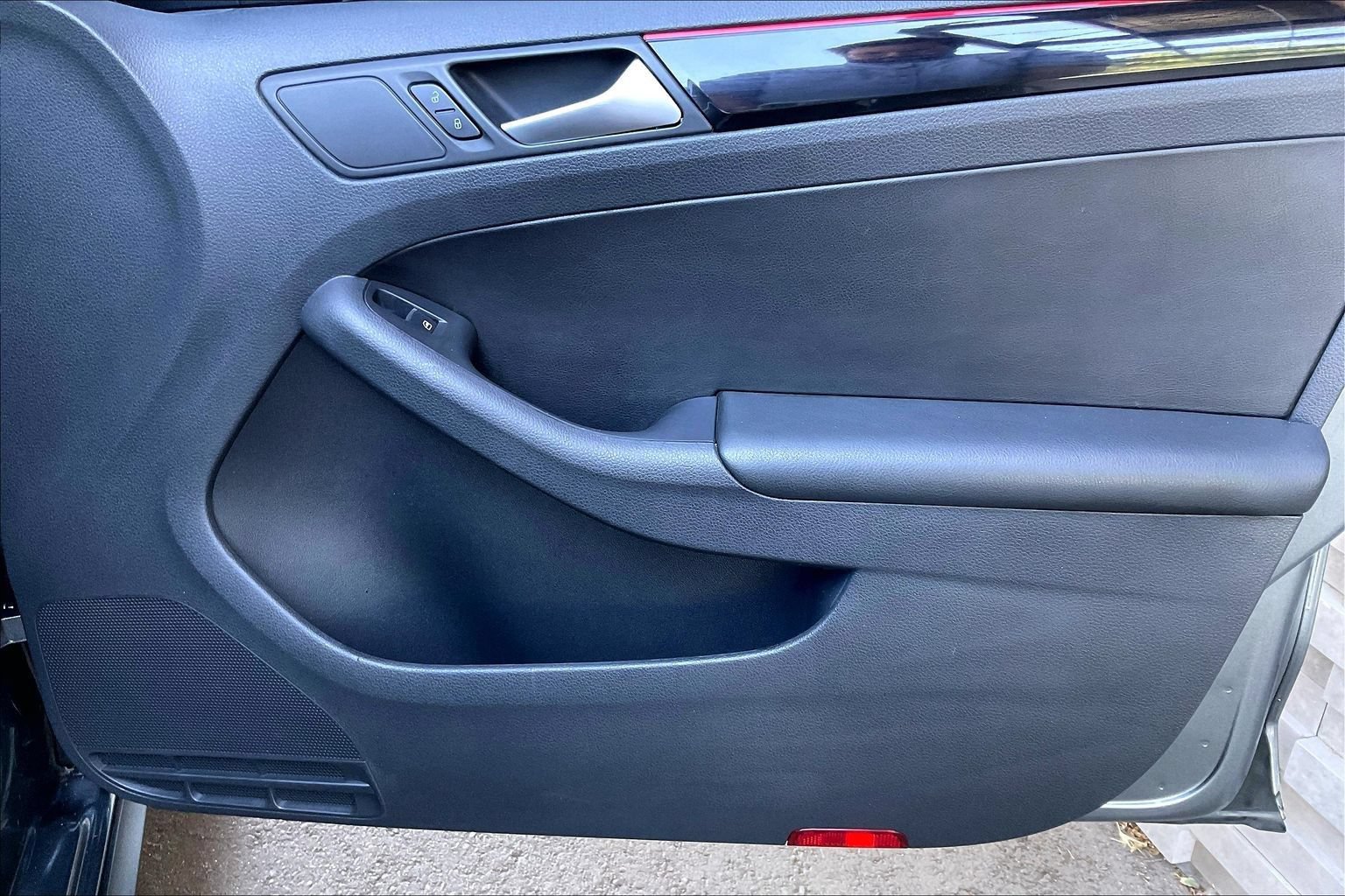 Used 2017 Volkswagen Jetta GLI FWD image 23