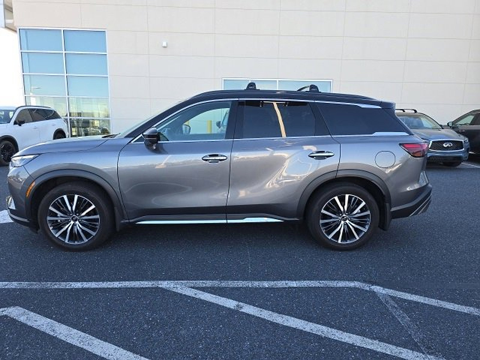 Certified 2025 INFINITI QX60 Autograph w/ Cargo Package image 4