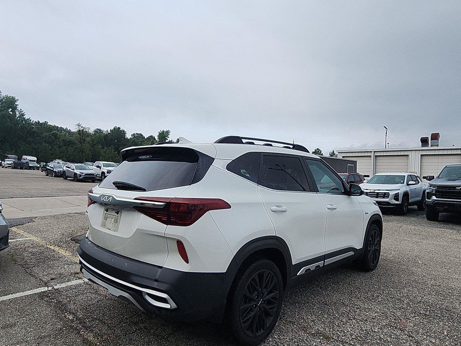 Used 2022 Kia Seltos Nightfall Edition AWD/4WD image 5