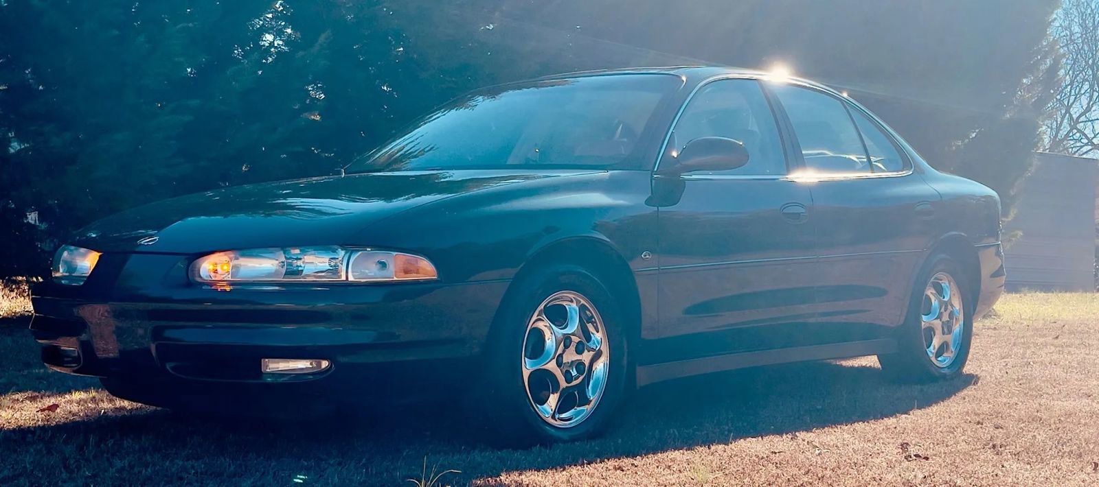Used 1999 Oldsmobile Intrigue GL image 2