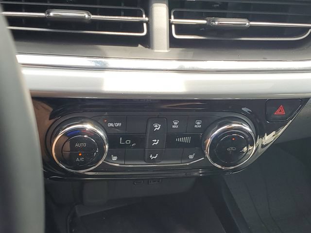New 2026 Chevrolet Trax LT w/ Sunroof Package FWD image 28