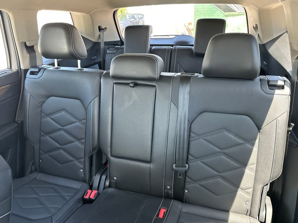 Used 2024 Volkswagen Atlas SE AWD/4WD image 17