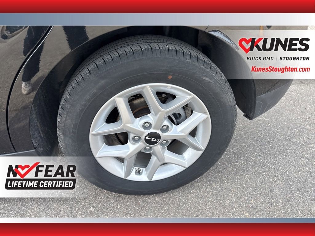 Used 2025 Kia Soul LX FWD image 18