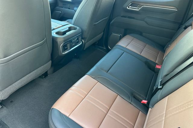 New 2026 Chevrolet Silverado 1500 High Country w/ Technology Package AWD/4WD image 16