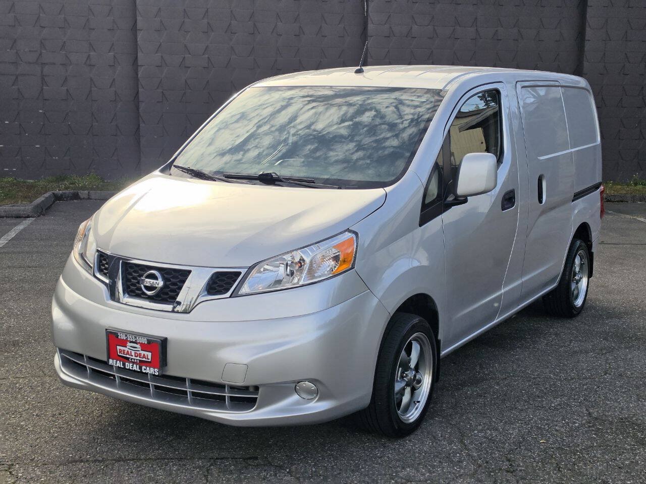 Used 2017 Nissan NV200 SV FWD image 41