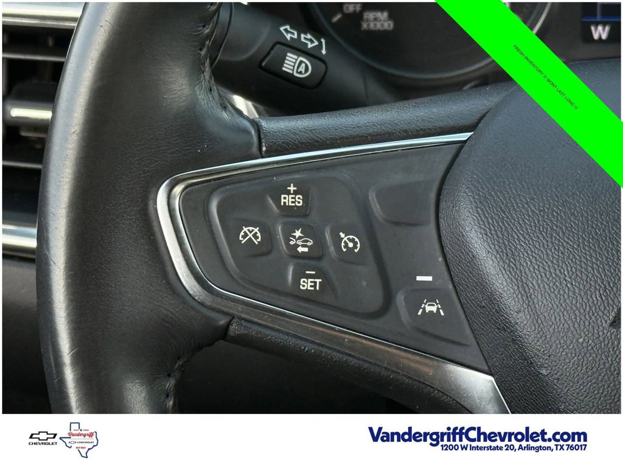 Used 2019 Chevrolet Equinox LT w/ Driver Convenience Package AWD/4WD image 13