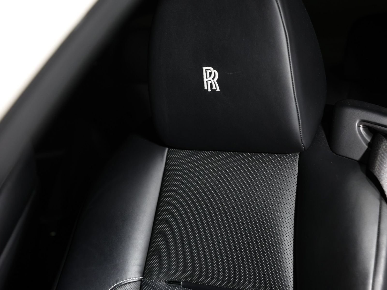 Used 2019 Rolls-Royce Wraith RWD image 45