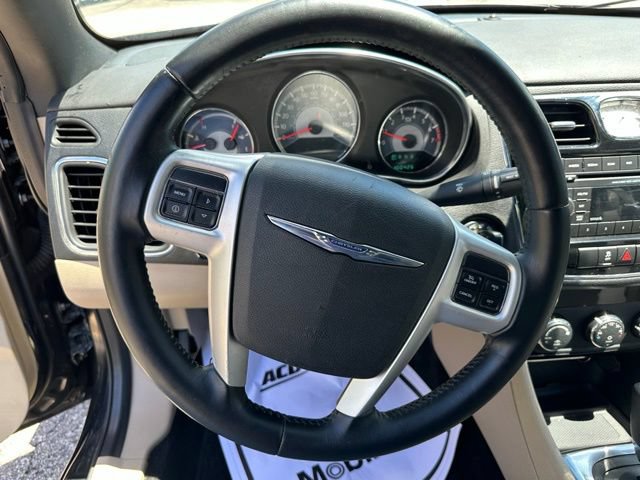 Used 2014 Chrysler 200 Touring FWD image 15