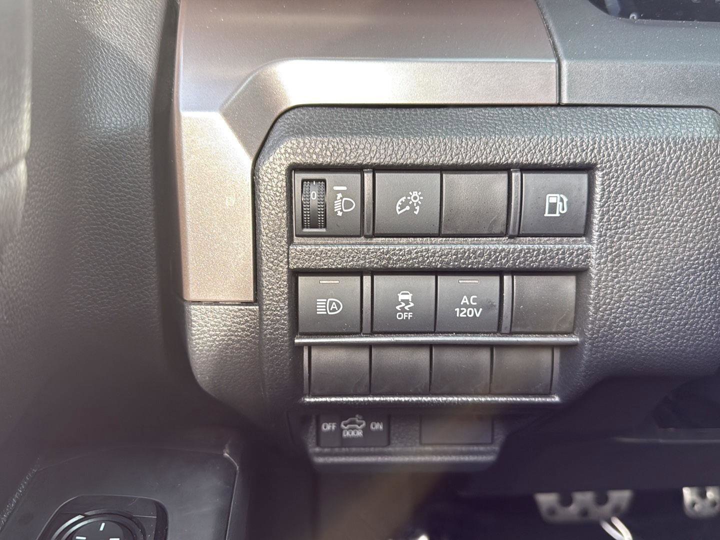 Used 2024 Toyota Tacoma TRD Sport AWD/4WD image 30