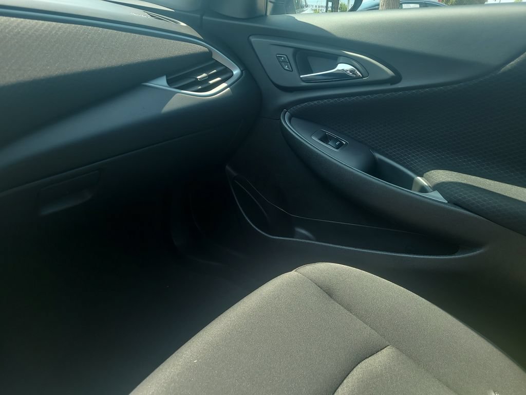Used 2025 Chevrolet Malibu RS FWD image 19