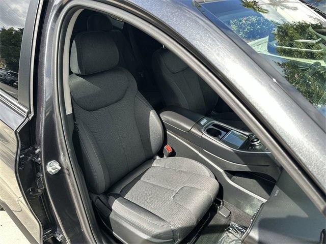 Used 2023 Hyundai Santa Fe SE image 28