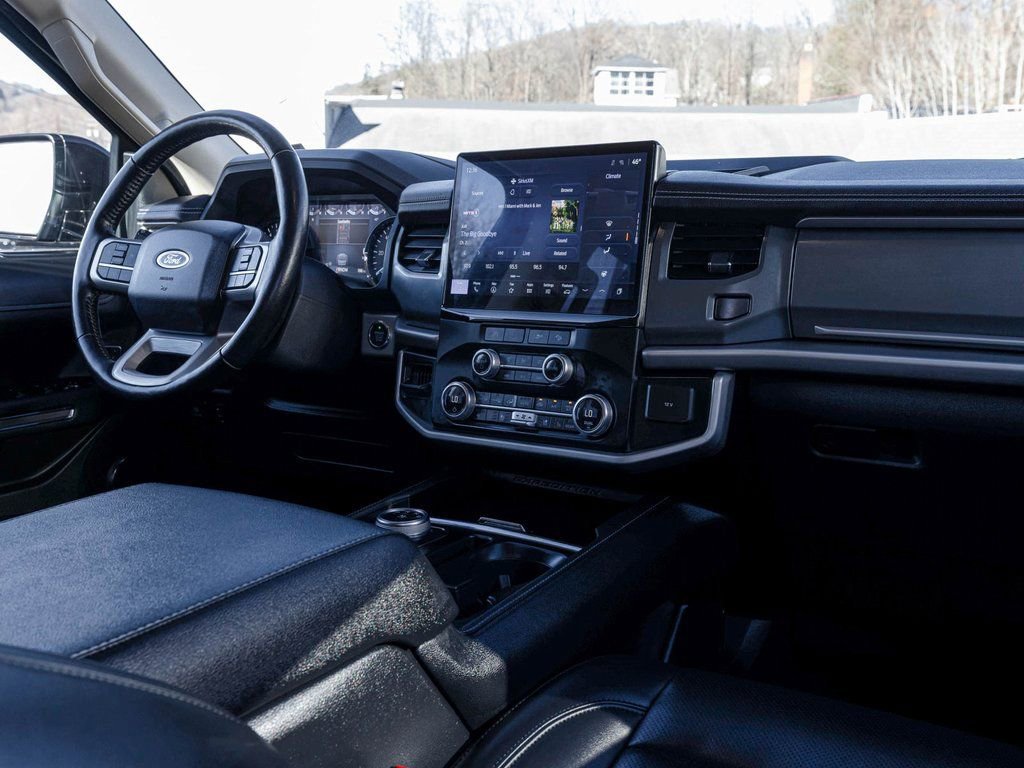 Used 2024 Ford Expedition XLT image 27