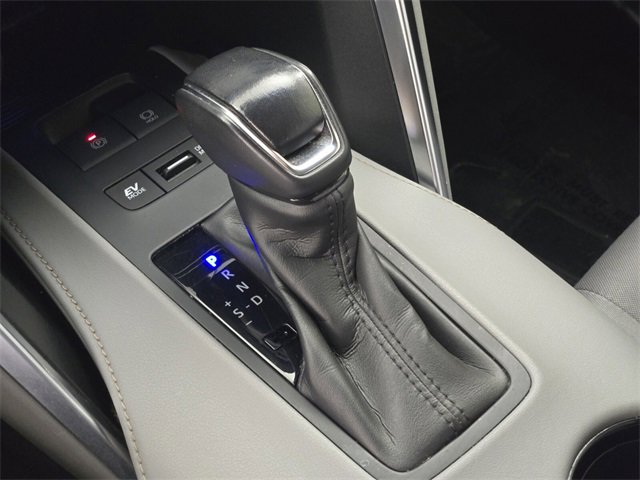 Used 2022 Toyota Venza LE image 32