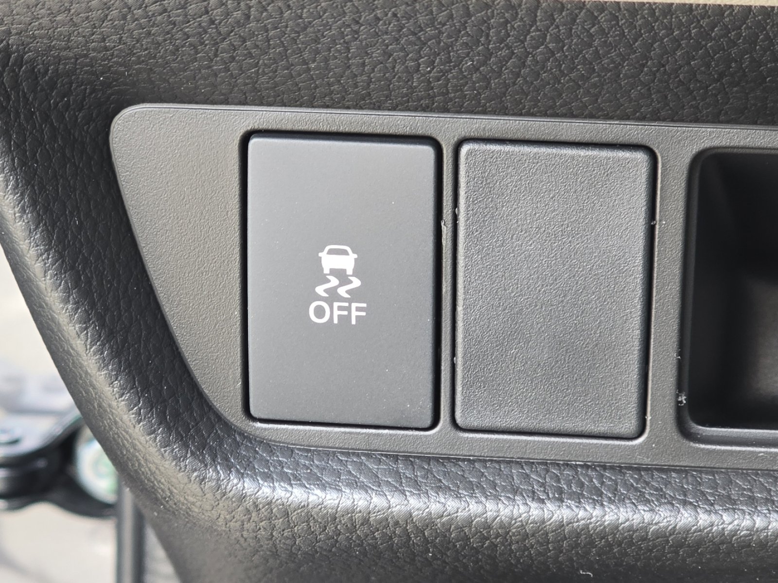 New 2026 Honda HR-V LX image 8