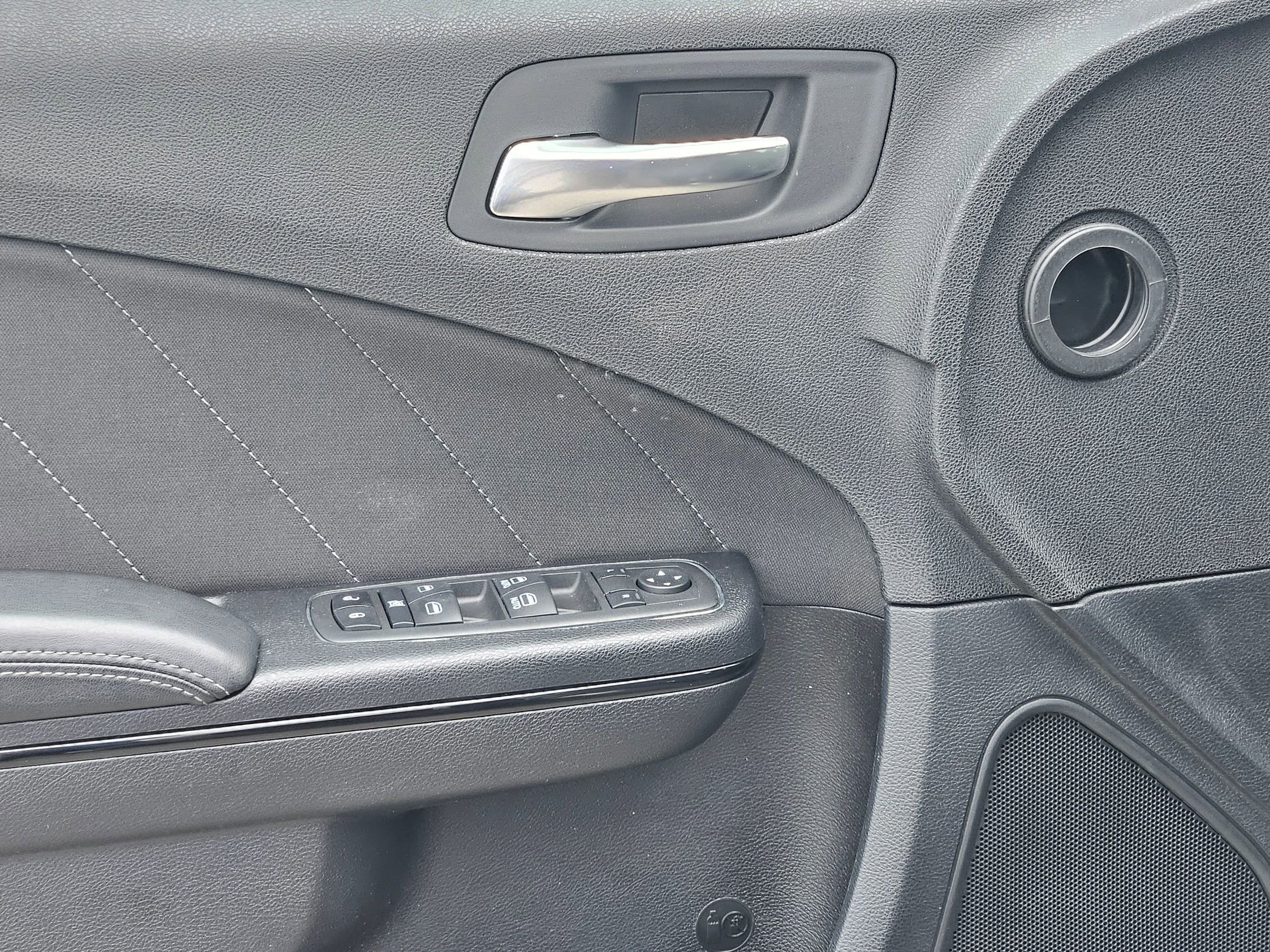 Used 2022 Dodge Charger SXT w/ Blacktop Package image 19