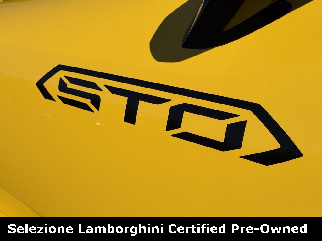 Used 2023 Lamborghini Huracan STO image 17
