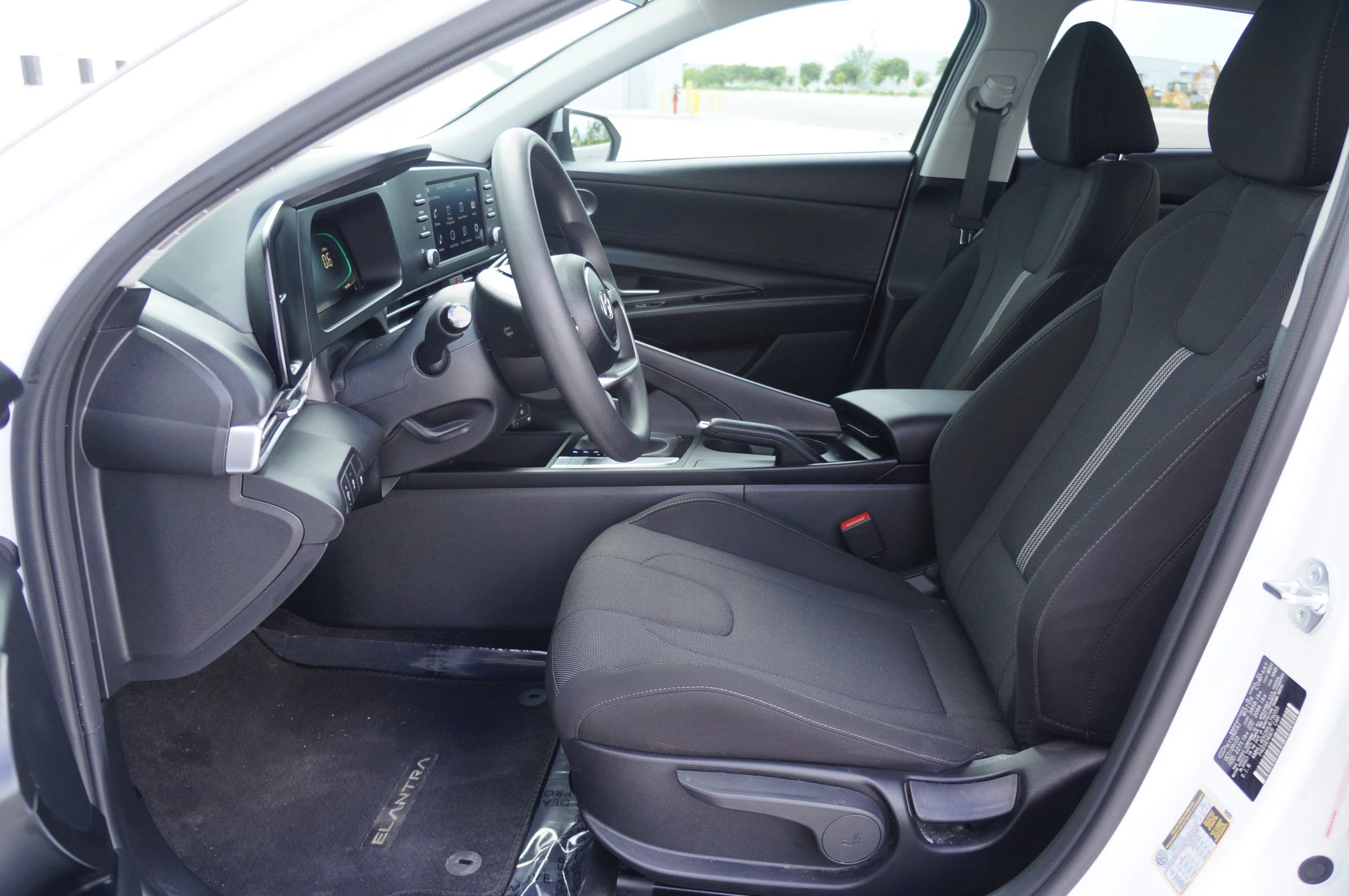 Used 2024 Hyundai Elantra SE image 26