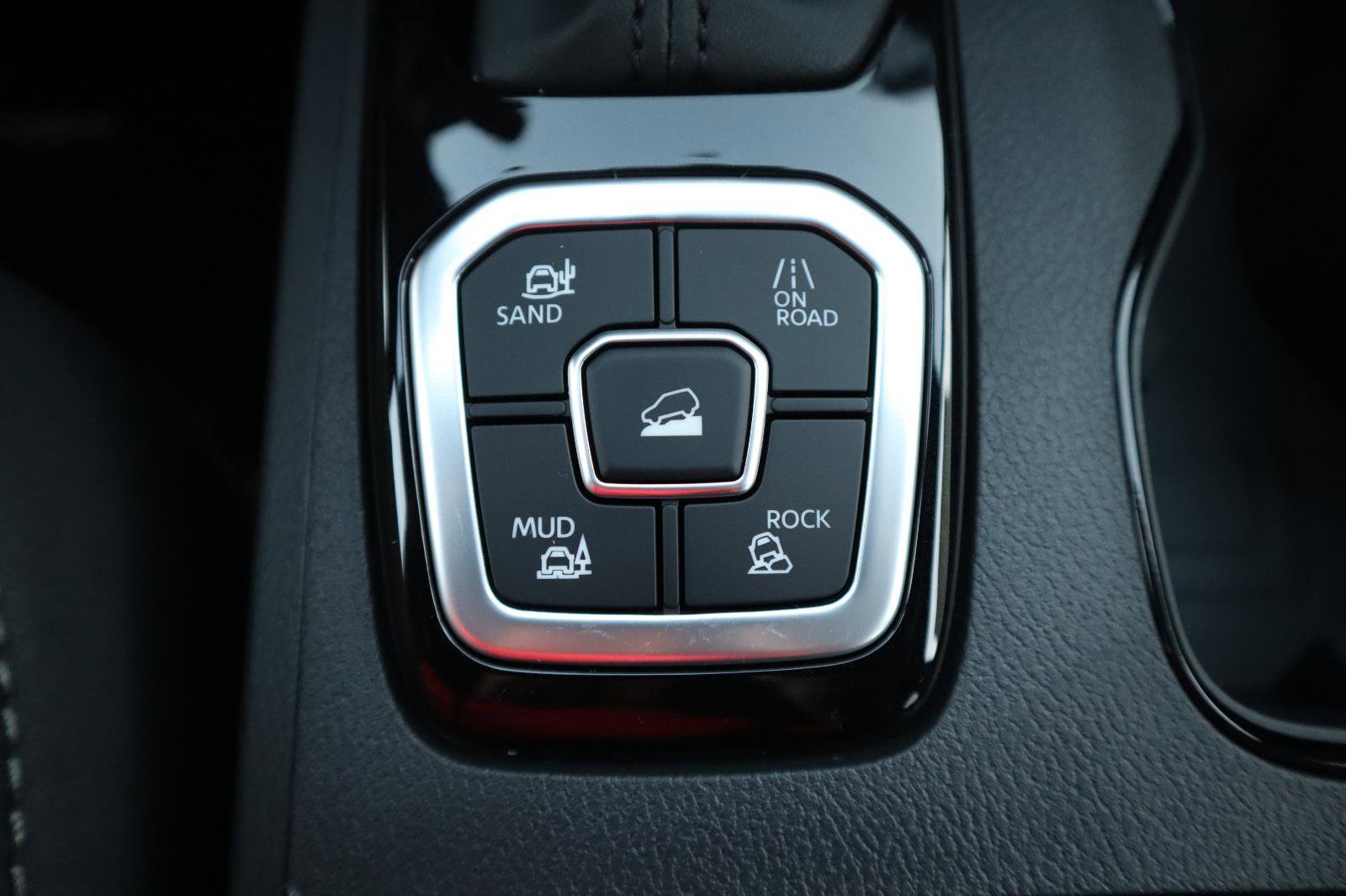 New 2026 Nissan Frontier 4x4 Crew Cab image 32