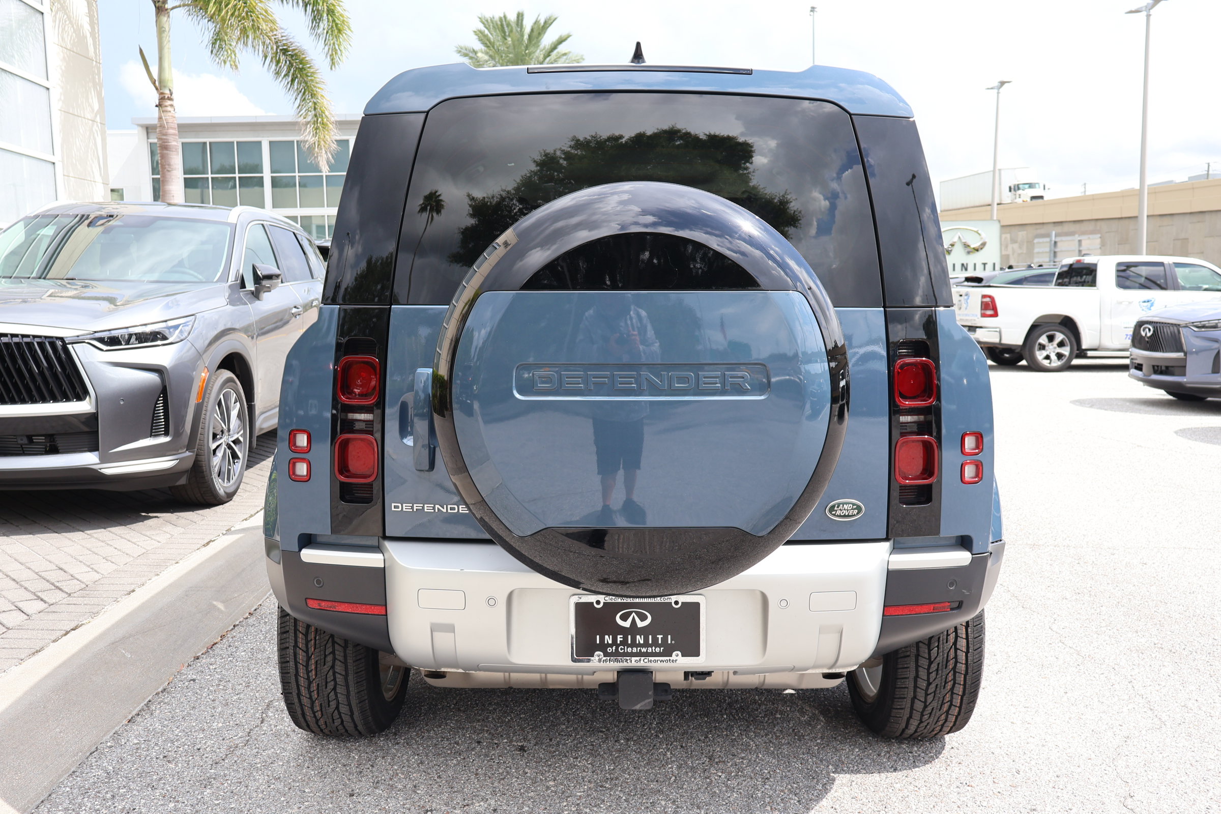Used 2023 Land Rover Defender 110 S AWD/4WD image 7