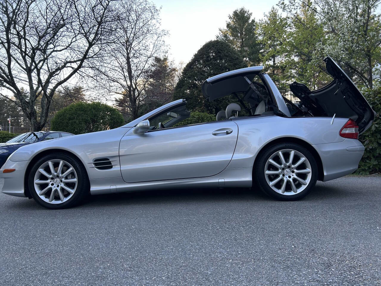 Used 2007 Mercedes-Benz SL 550 image 1