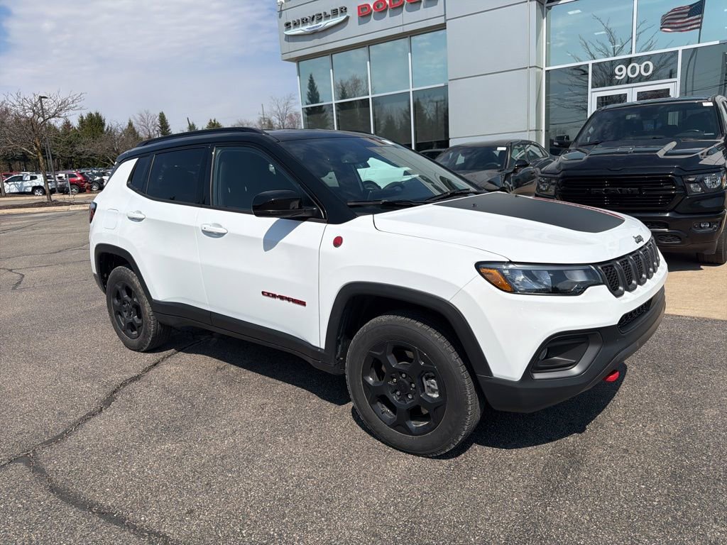 Used 2023 Jeep Compass Trailhawk w/ Trailhawk Convenience Group AWD/4WD video 1