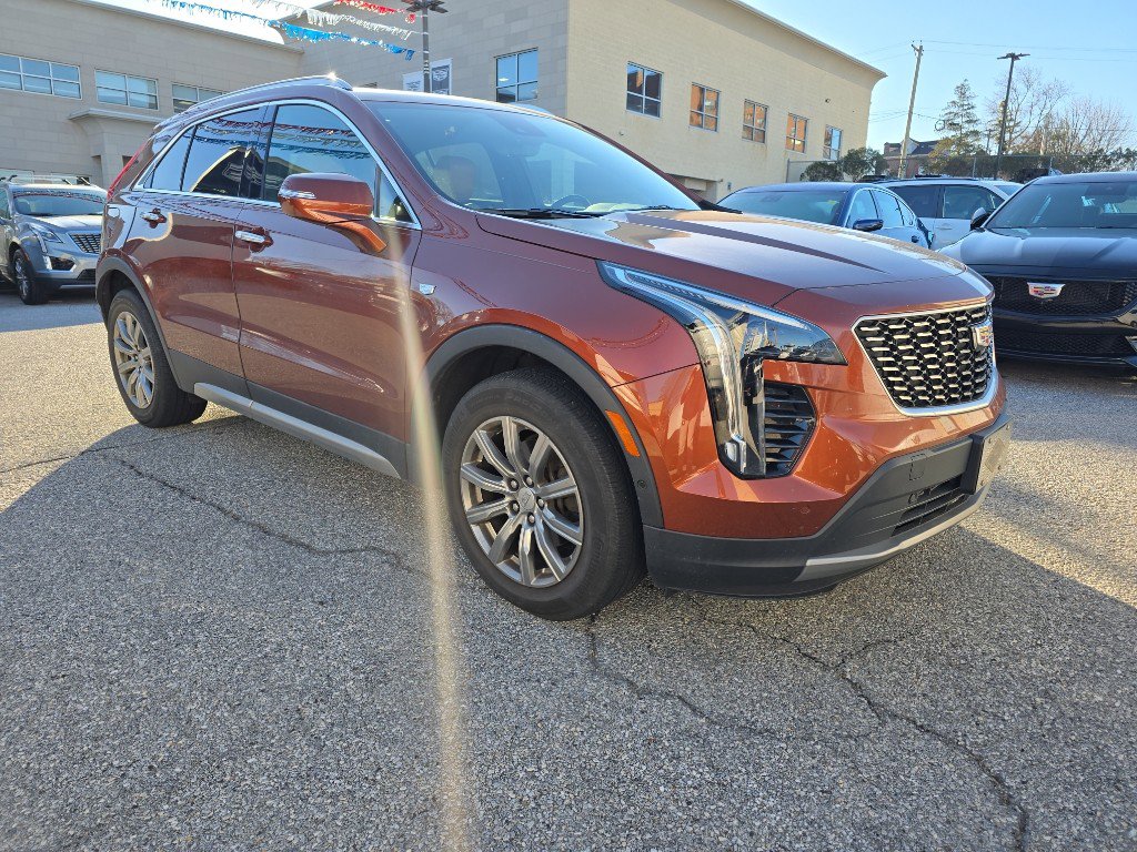Used 2019 Cadillac XT4 Premium Luxury image 2