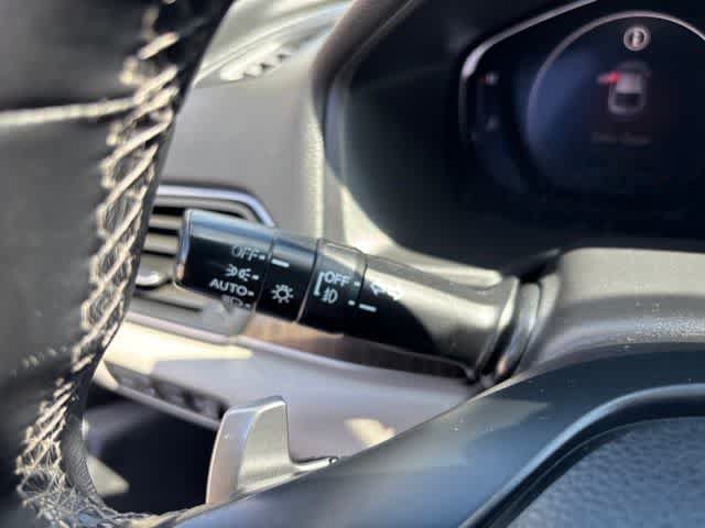 Used 2018 Honda Accord Touring image 16