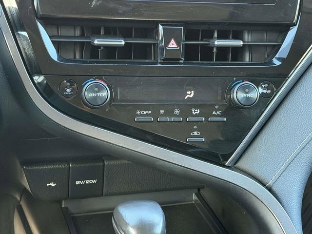 Used 2023 Toyota Camry SE image 10
