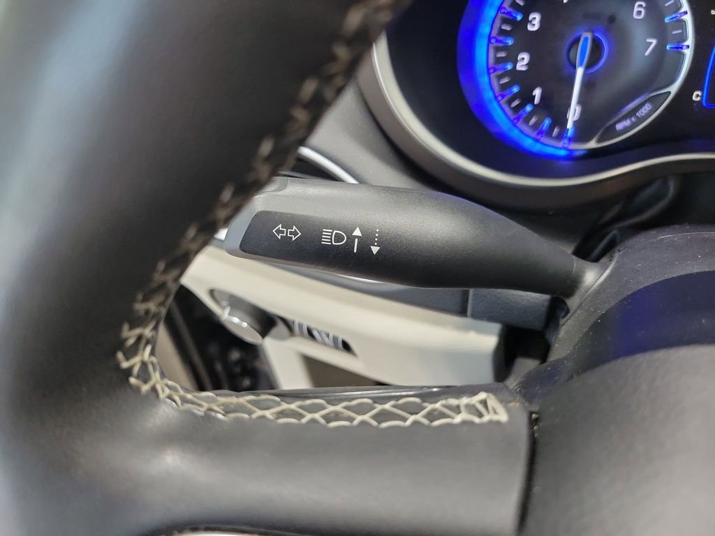 Used 2023 Chrysler Voyager LX FWD image 39