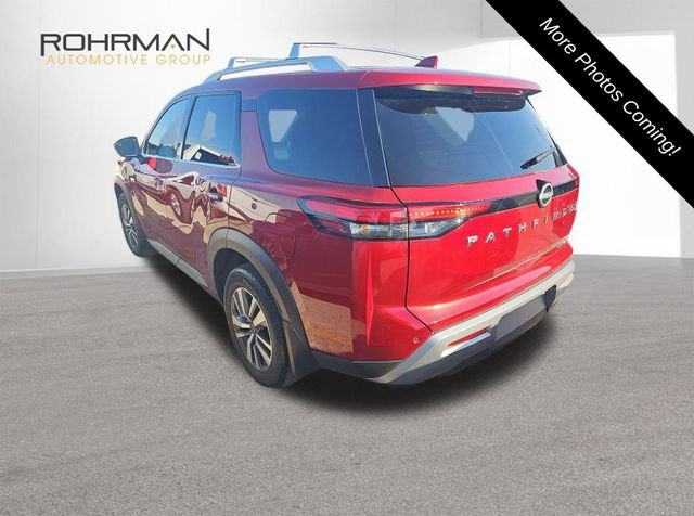 Used 2024 Nissan Pathfinder SL AWD/4WD image 3