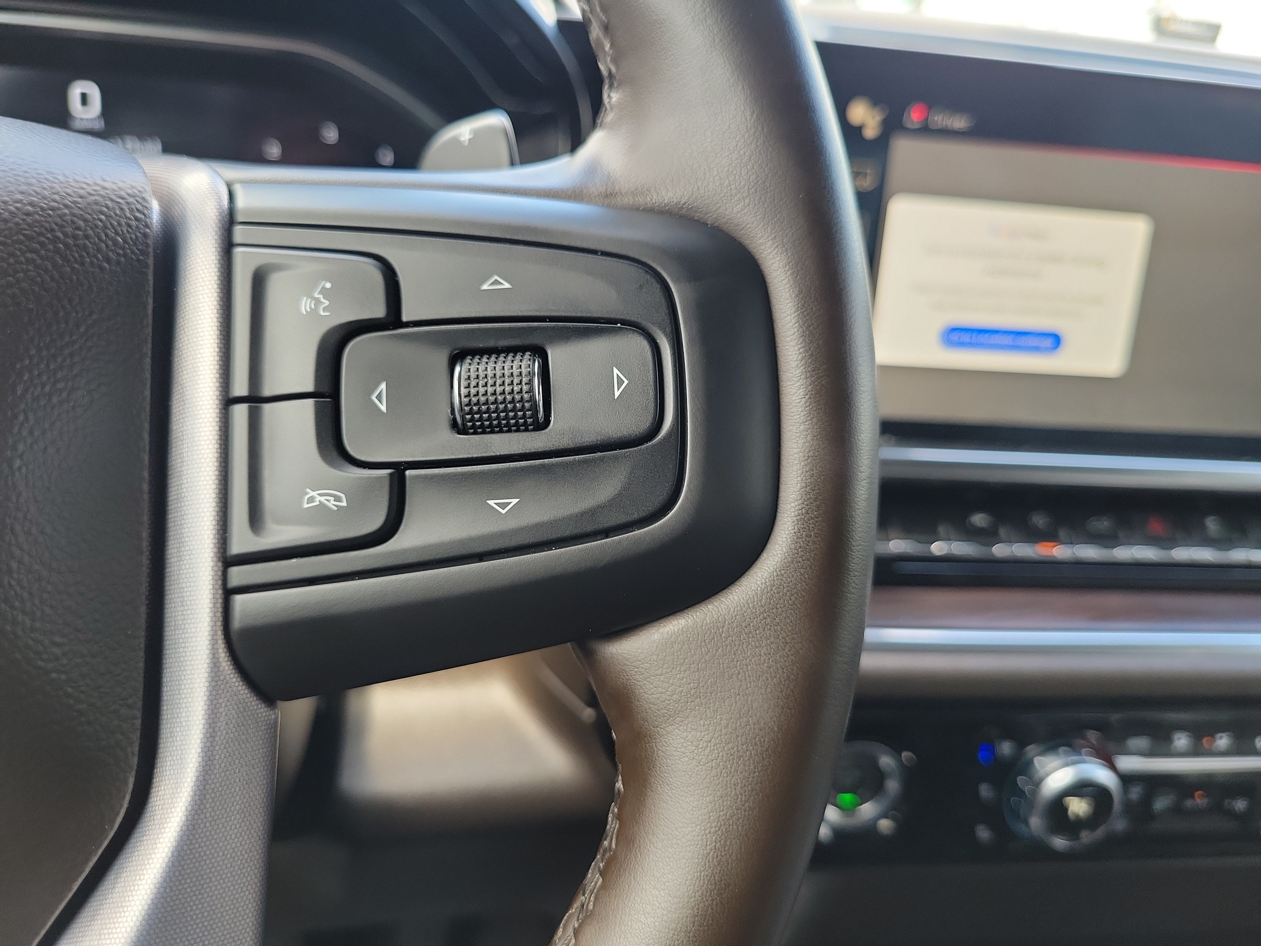 Used 2023 GMC Sierra 1500 SLT w/ SLT Premium Package AWD/4WD image 18