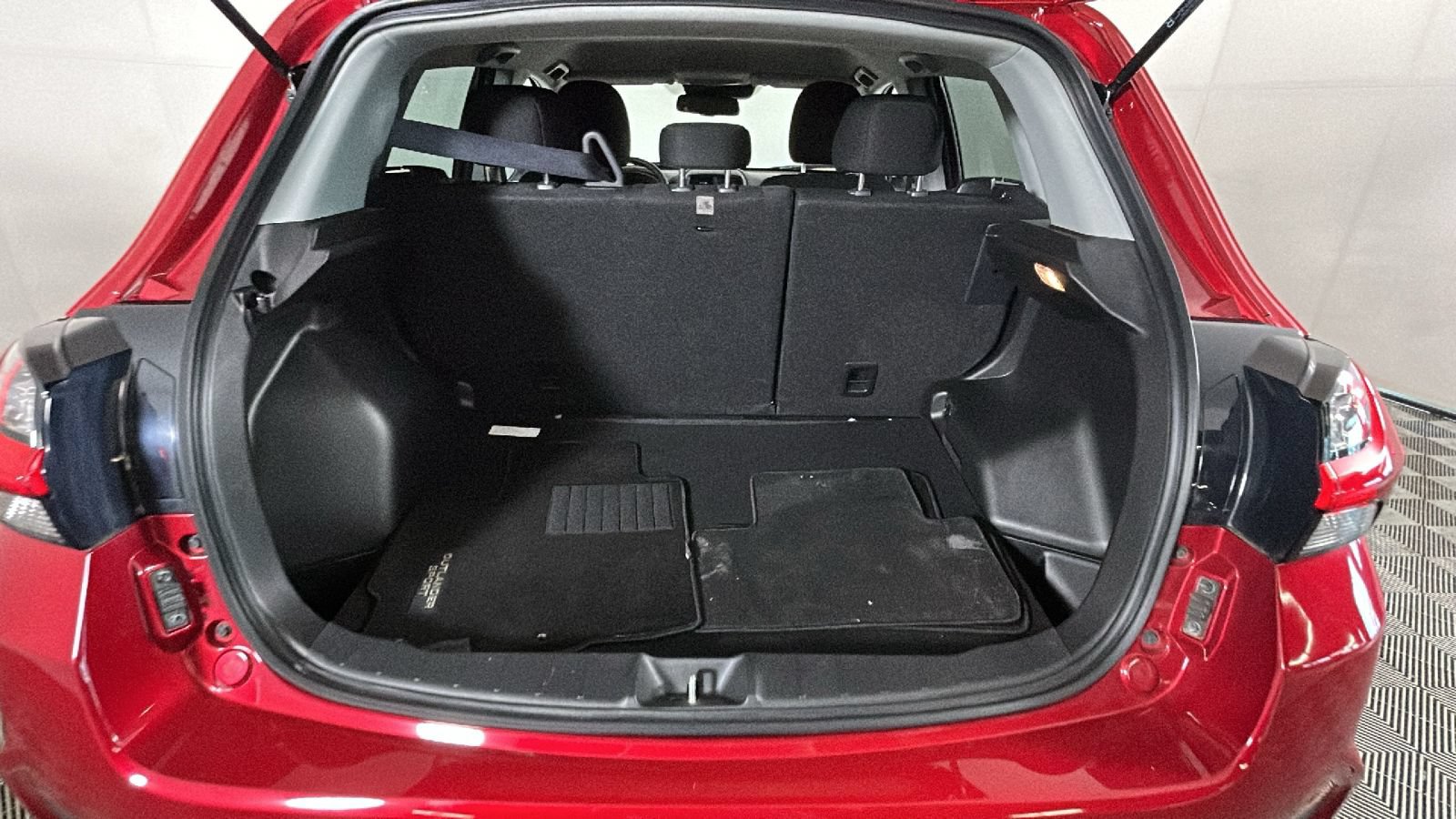 Used 2025 Mitsubishi Outlander Sport ES AWD/4WD image 31