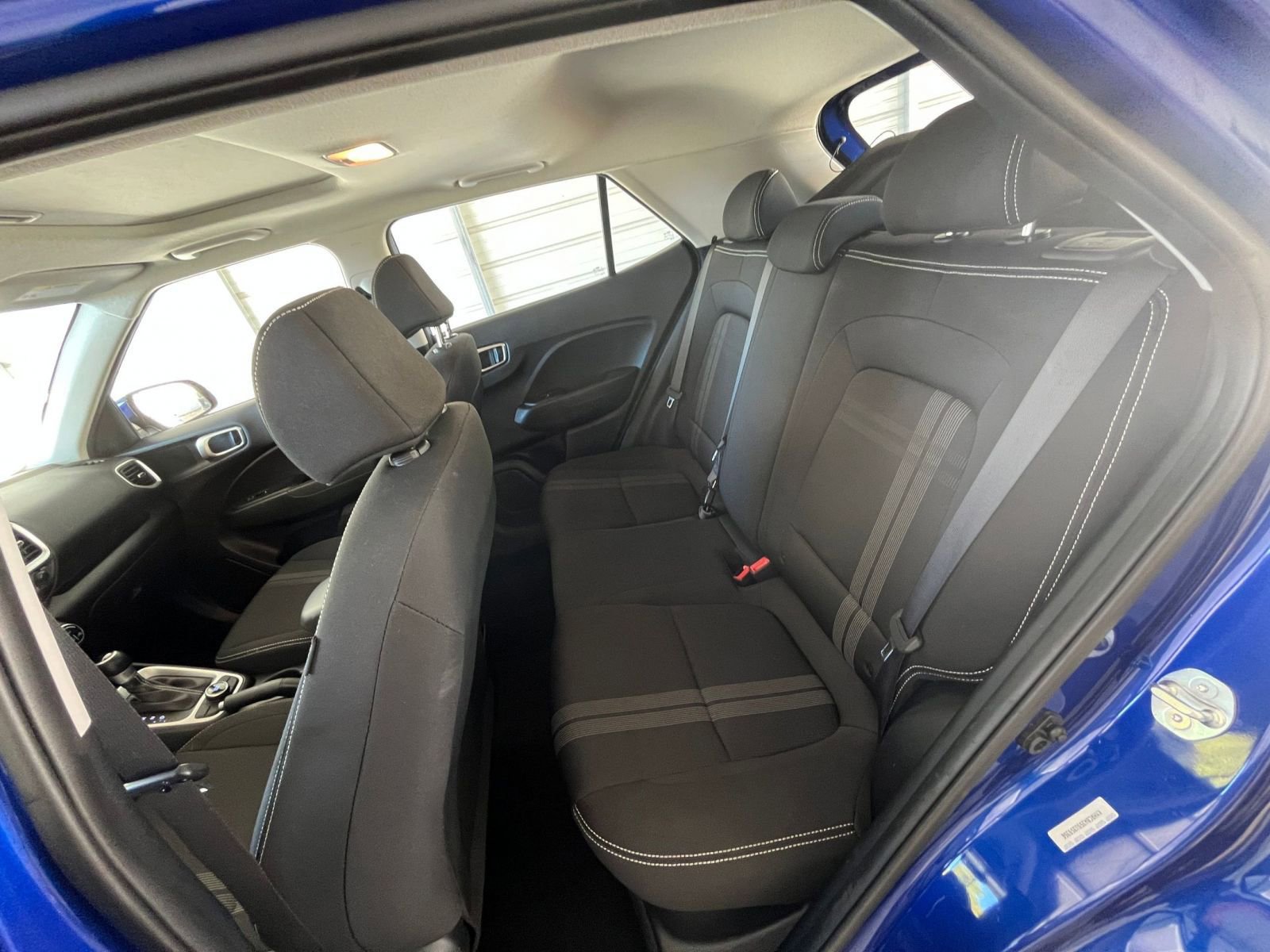 Used 2025 Hyundai Venue SEL image 22